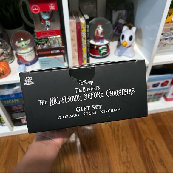 The Nightmare Before Christmas Gift Set - Picture 3 of 5
